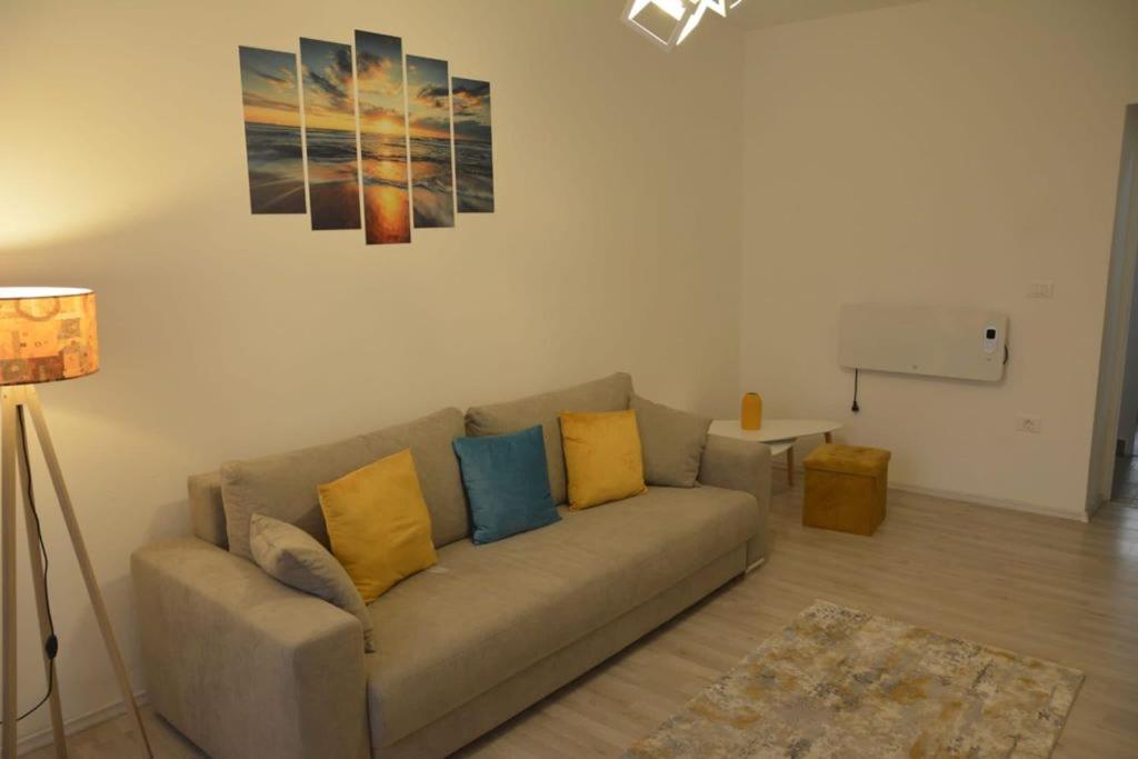 Sunrise Apartment Petrosani Ngoại thất bức ảnh
